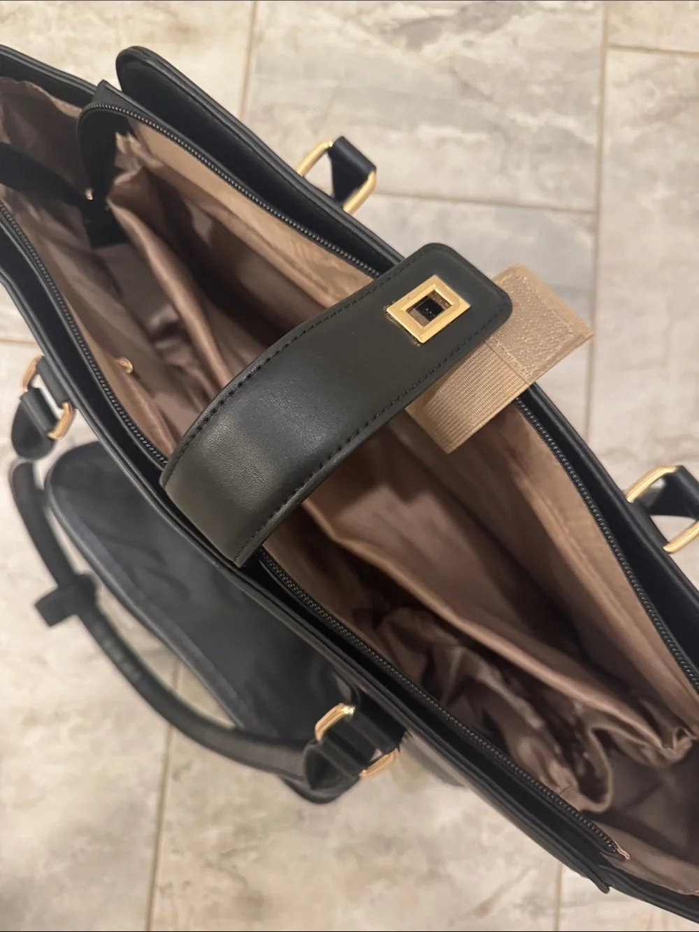 Work tote with built in lunchbox compartment